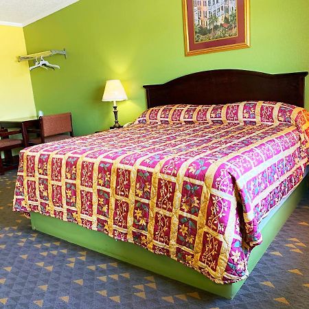 Luxury Inn Мидленд Экстерьер фото