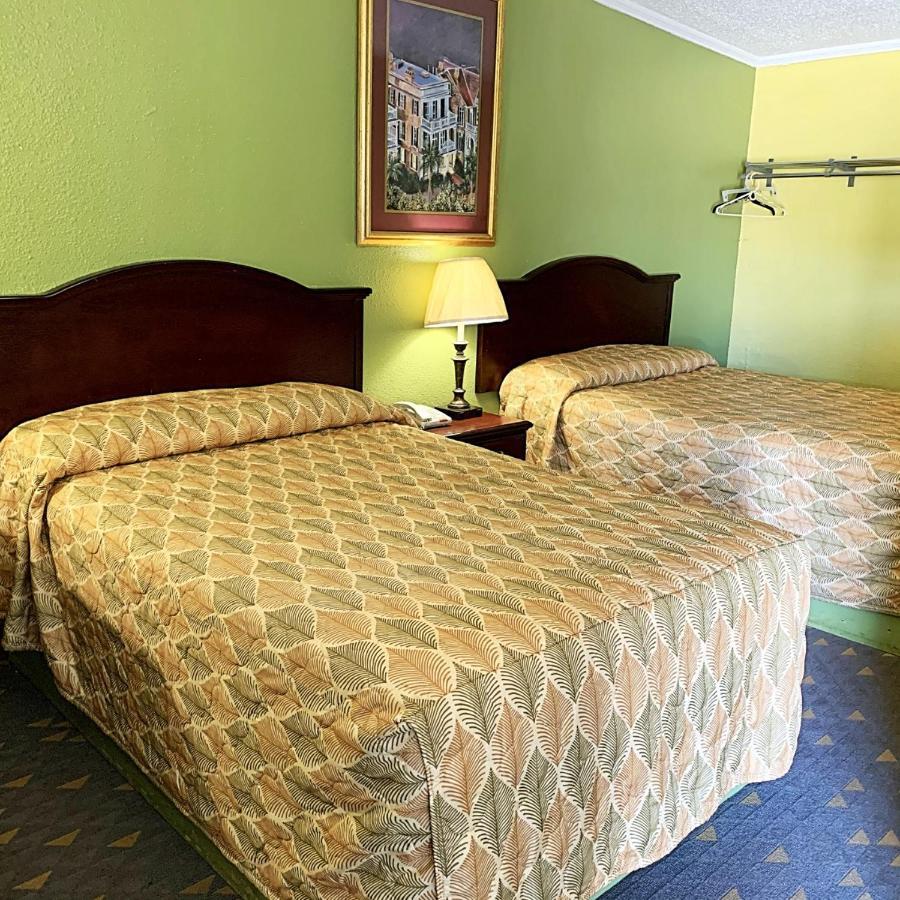 Luxury Inn Мидленд Экстерьер фото